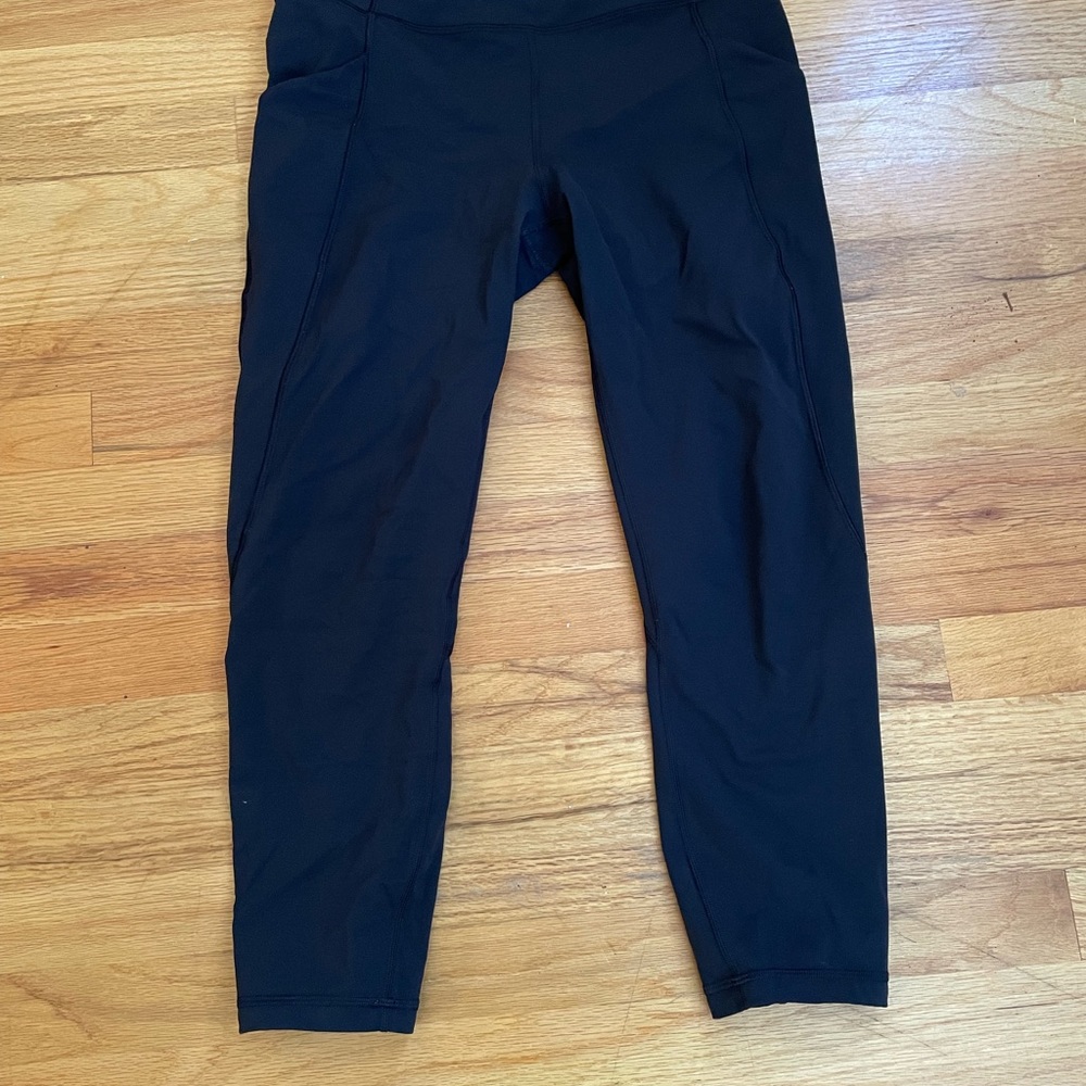 Lululemon Time to Sweat Crop 23” size 8, color: black